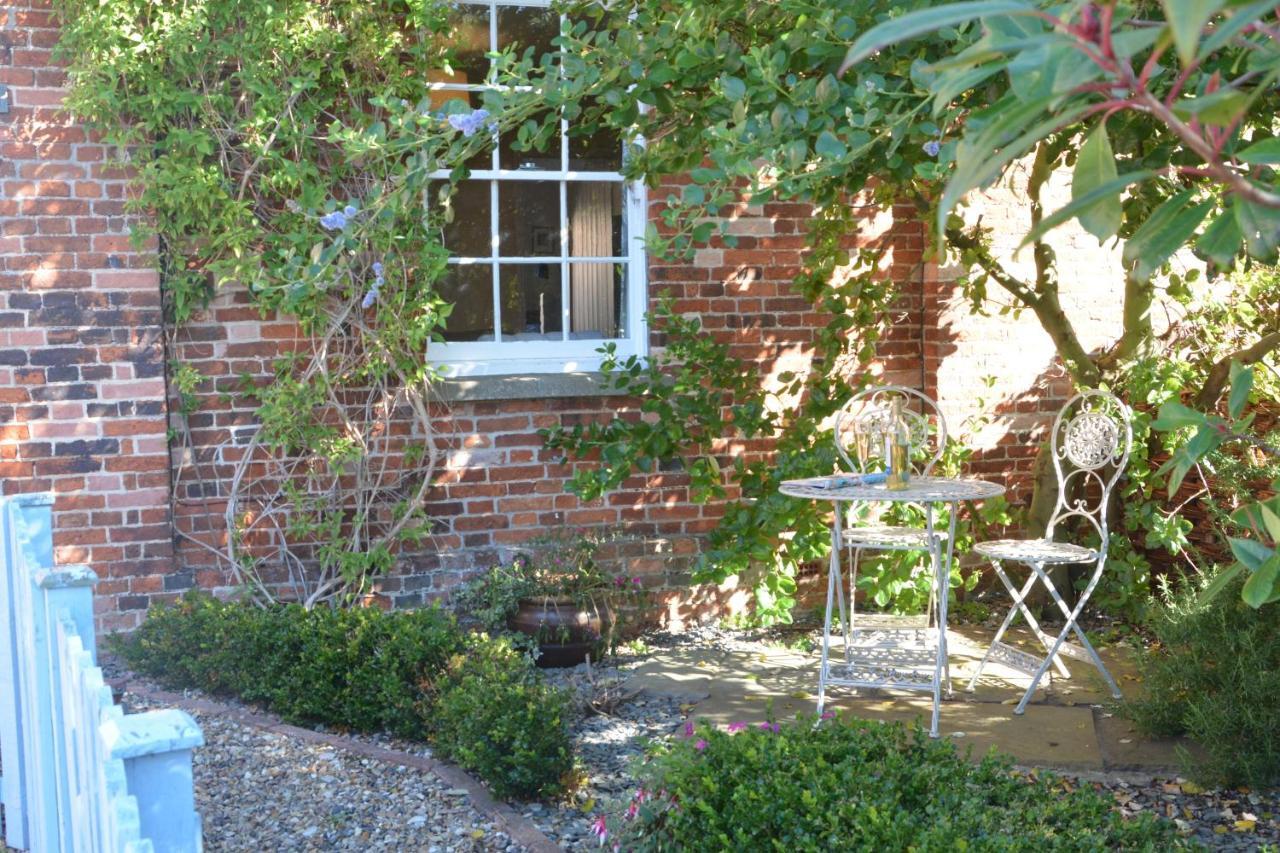 Pebble Beach Cottage, Aldeburgh Exterior photo