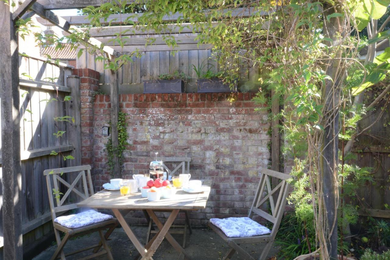 Pebble Beach Cottage, Aldeburgh Exterior photo